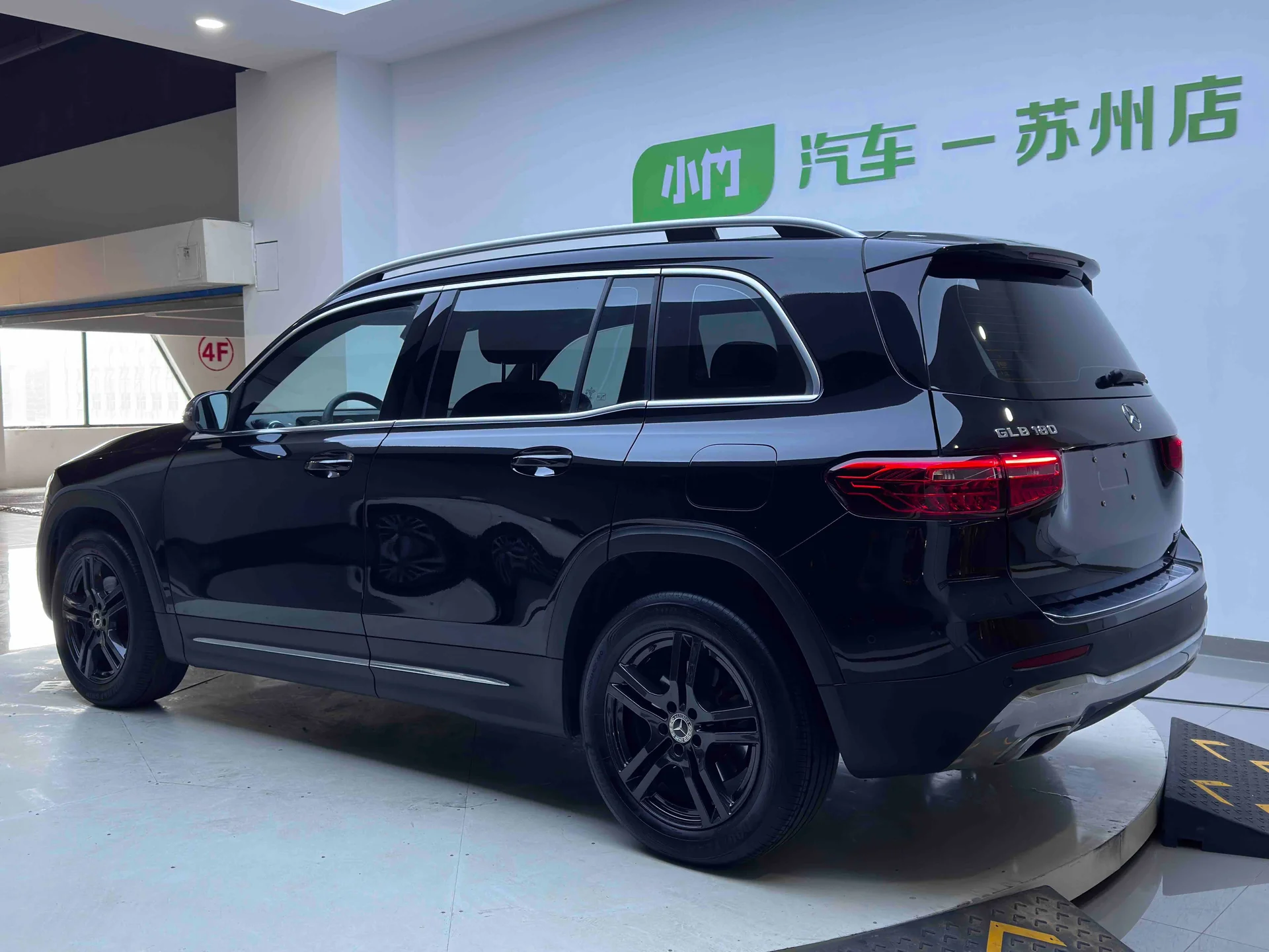 Mercedes-Benz GLB - миниатюра 4