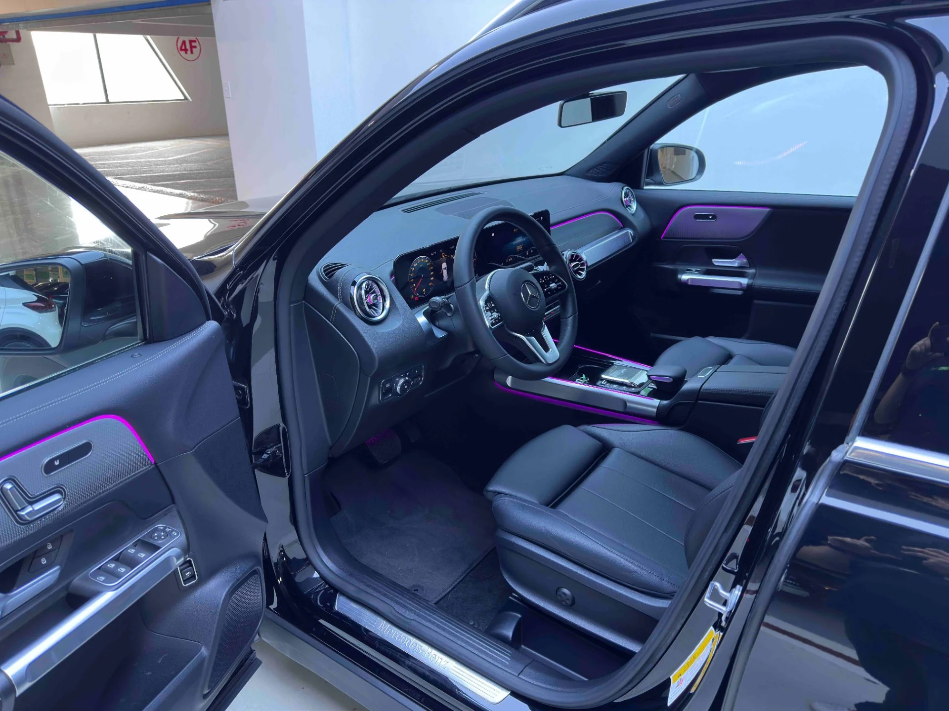 Mercedes-Benz GLB - миниатюра 9