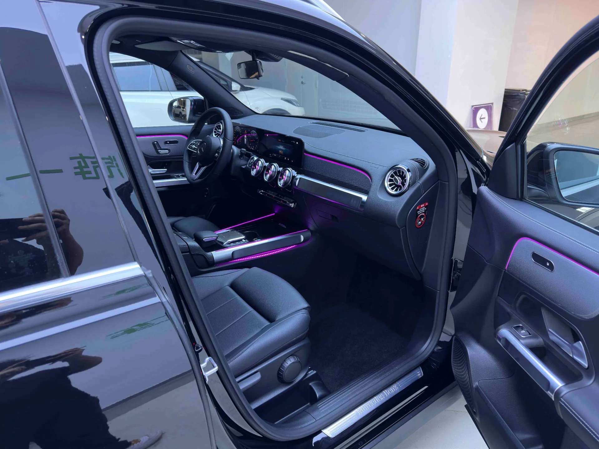 Mercedes-Benz GLB - миниатюра 11
