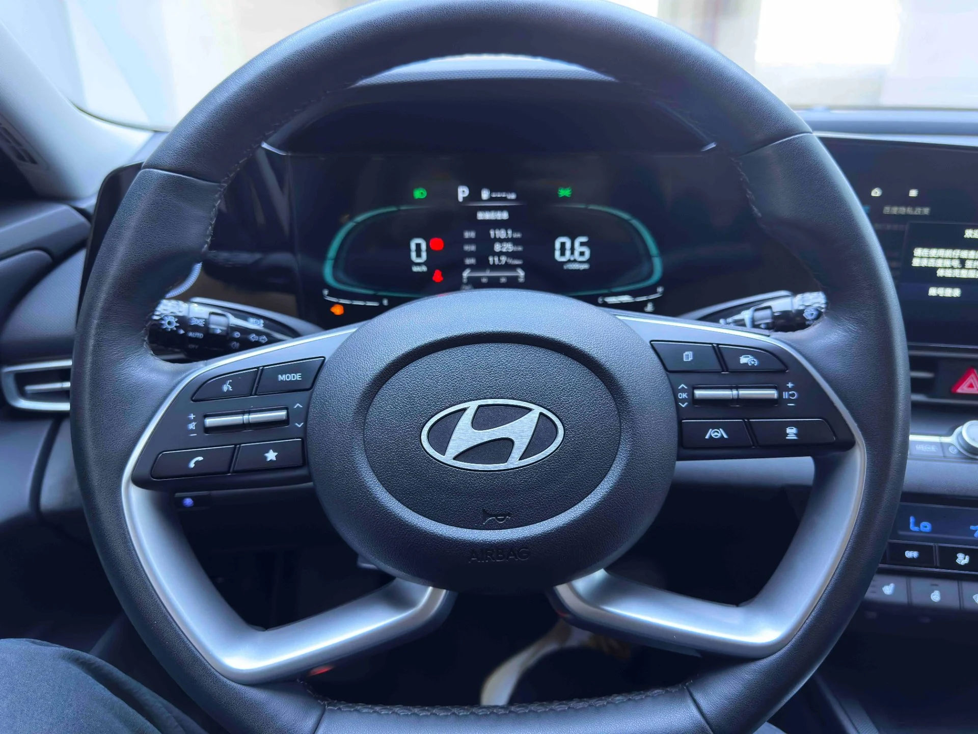 Hyundai Elantra - миниатюра 13