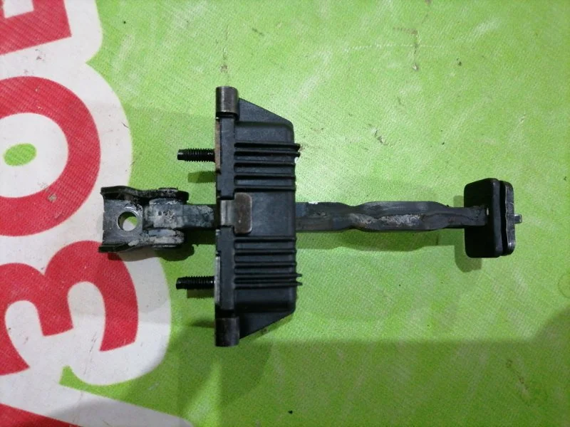 Ограничитель двери Toyota Avensis 2003-2008 - миниатюра 2