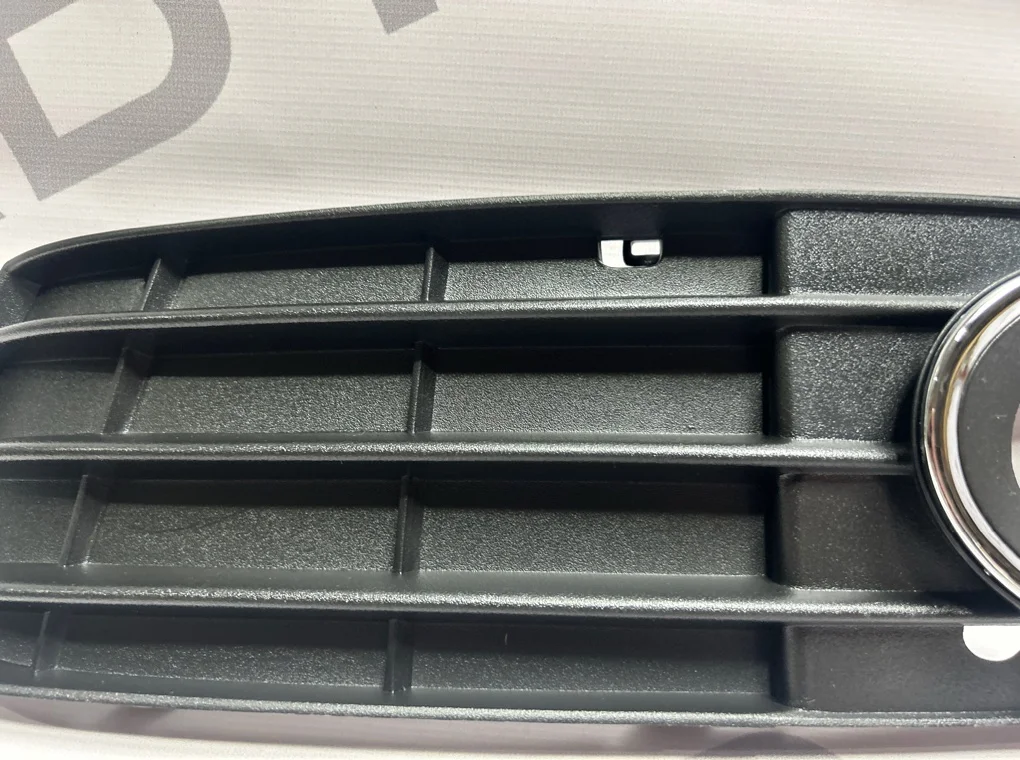 Рамка противотуманной фары левой Audi A4 2007-2011 - миниатюра 4