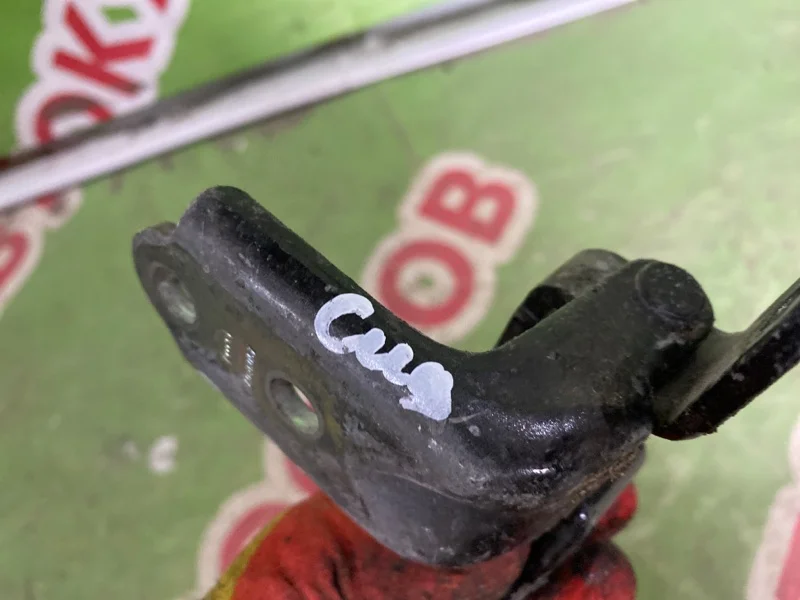 Петля двери Kia Ceed 2007-2012 - миниатюра 3