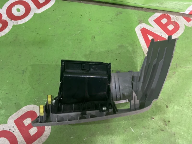 Ящик передней консоли Toyota Camry 2006-2011 - миниатюра 2
