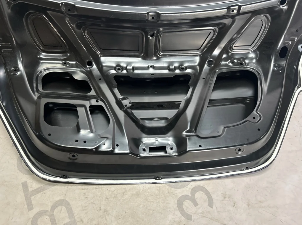 Крышка/дверь багажника Hyundai Solaris 2010-2017 - миниатюра 10