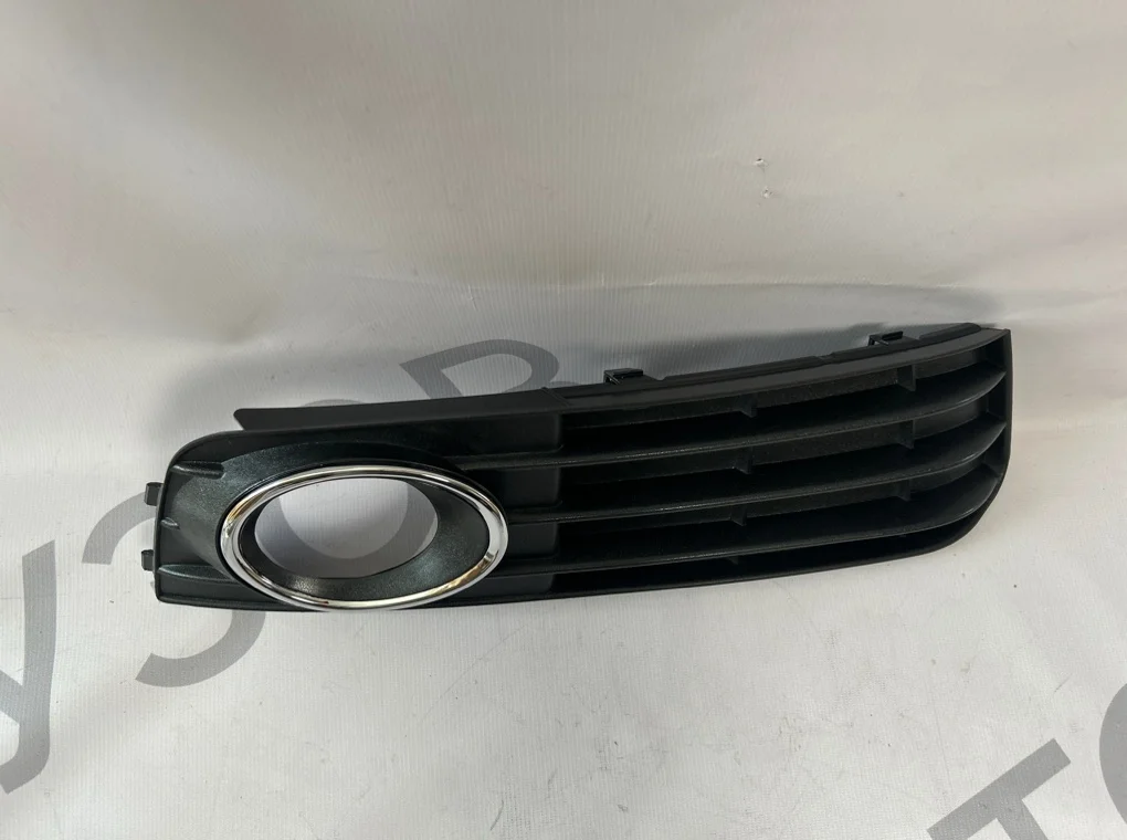 Рамка противотуманной фары правой Audi A4 2007-2011 - миниатюра 2