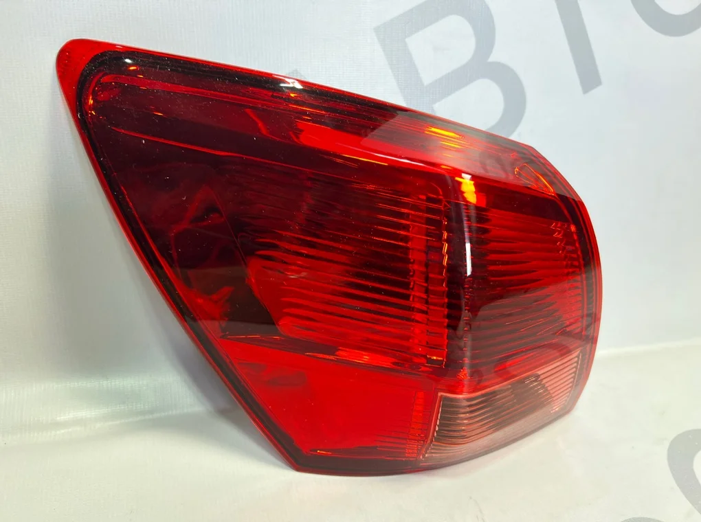 Фонарь задний левый наружный Nissan Qashqai 2006-2009 - миниатюра 2