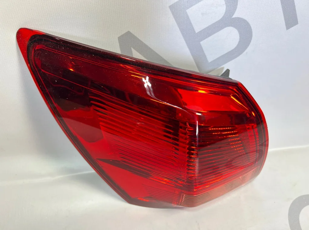 Фонарь задний левый наружный Nissan Qashqai 2006-2009 - миниатюра 4
