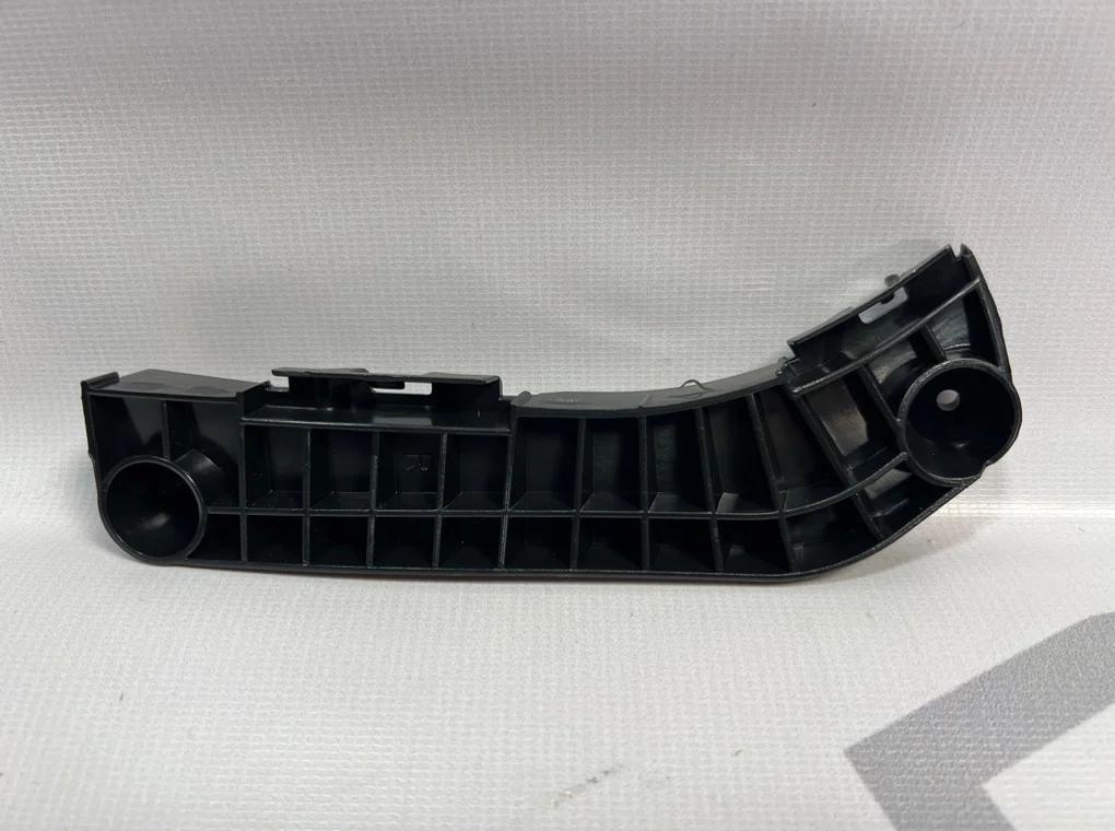 Кронштейн переднего бампера правый Toyota Camry 2006-2011 - изображение 1