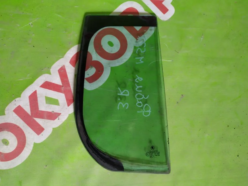 Стекло двери задней правой Skoda Fabia 2007-2015 - изображение 1