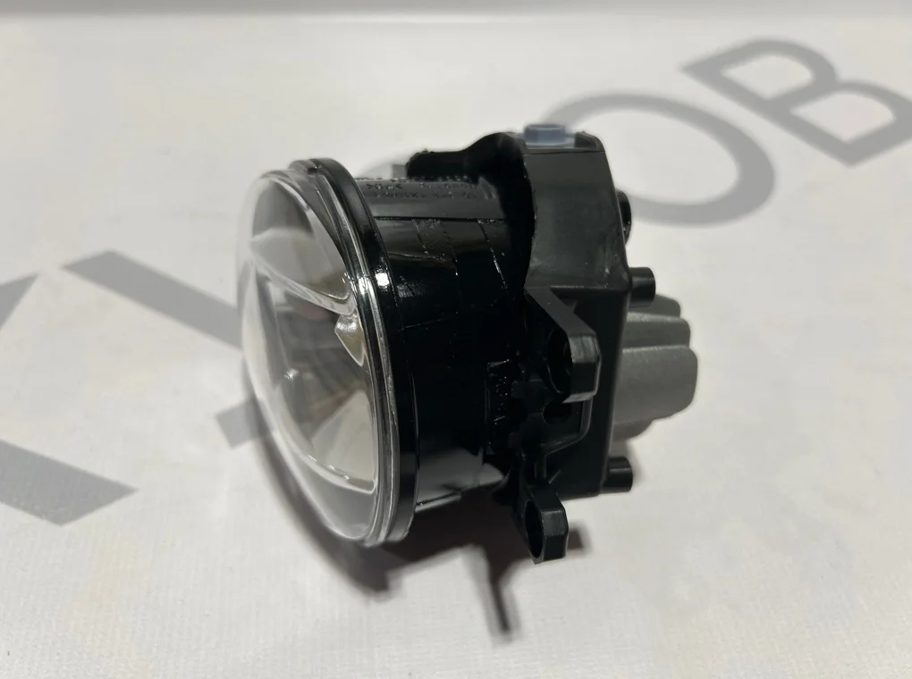 Фара противотуманная правая Toyota Camry 2011-2018 - миниатюра 6