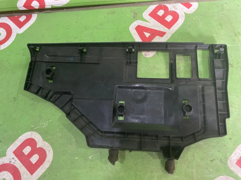 Накладка (кузов внутри) Toyota Camry 2006-2011 - миниатюра 2