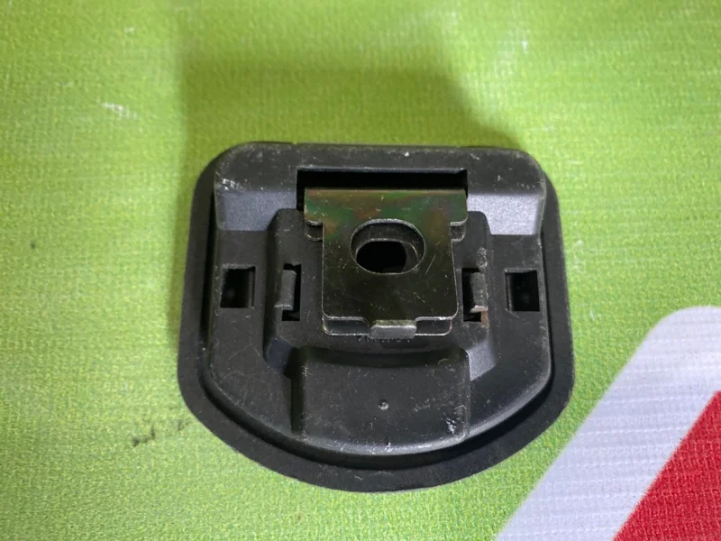 Крючок Toyota Avensis 2003-2008 - миниатюра 2