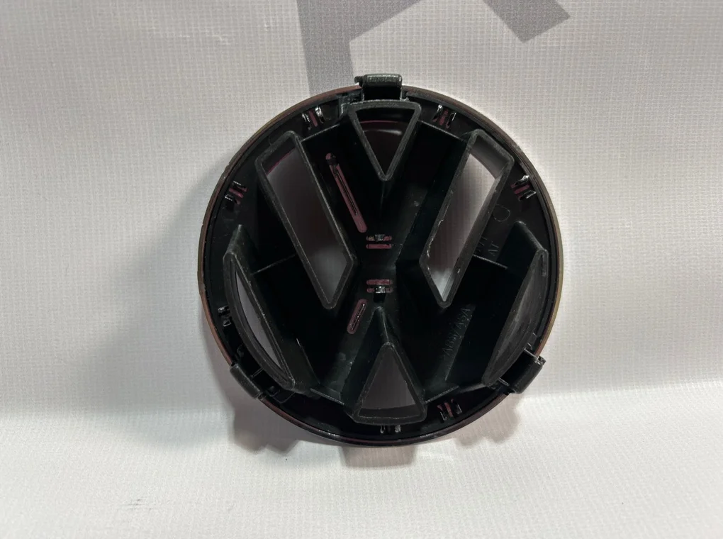 Эмблема Volkswagen Passat 2005-2010 - миниатюра 5