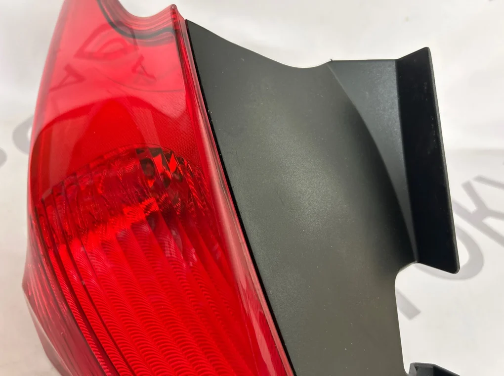 Фонарь задний левый Ford Focus 2011-2015 - миниатюра 4
