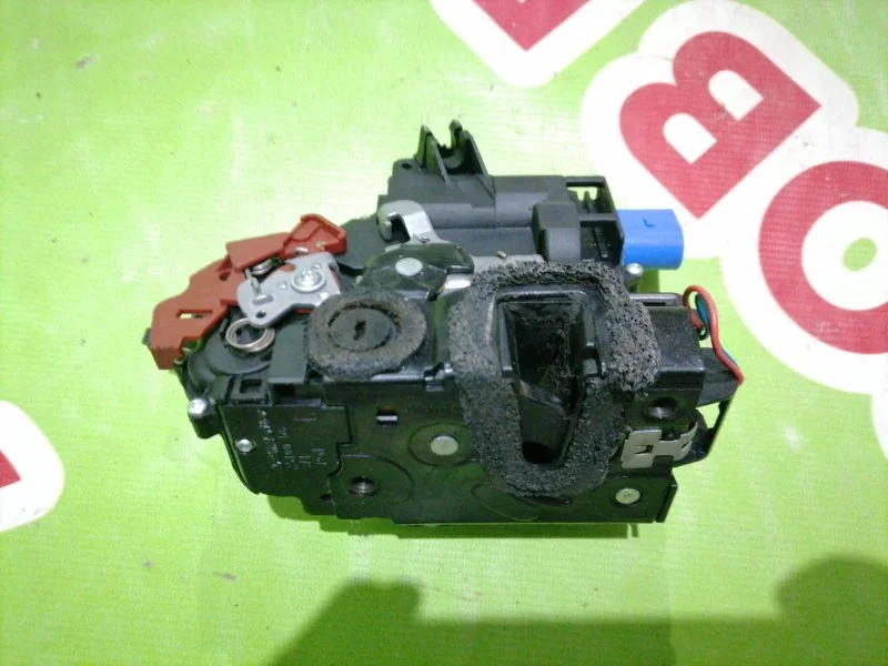 Замок двери задней левой Skoda Fabia 2007-2015 - миниатюра 2