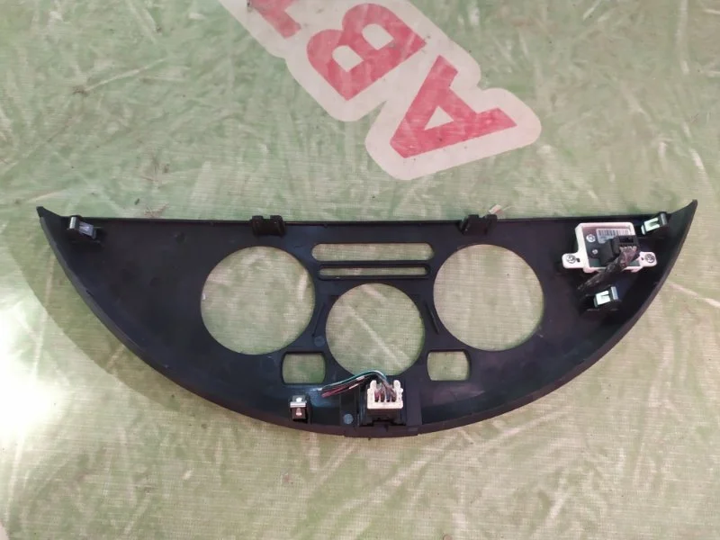 Накладка (кузов внутри) Nissan Note 2006-2013 - миниатюра 2