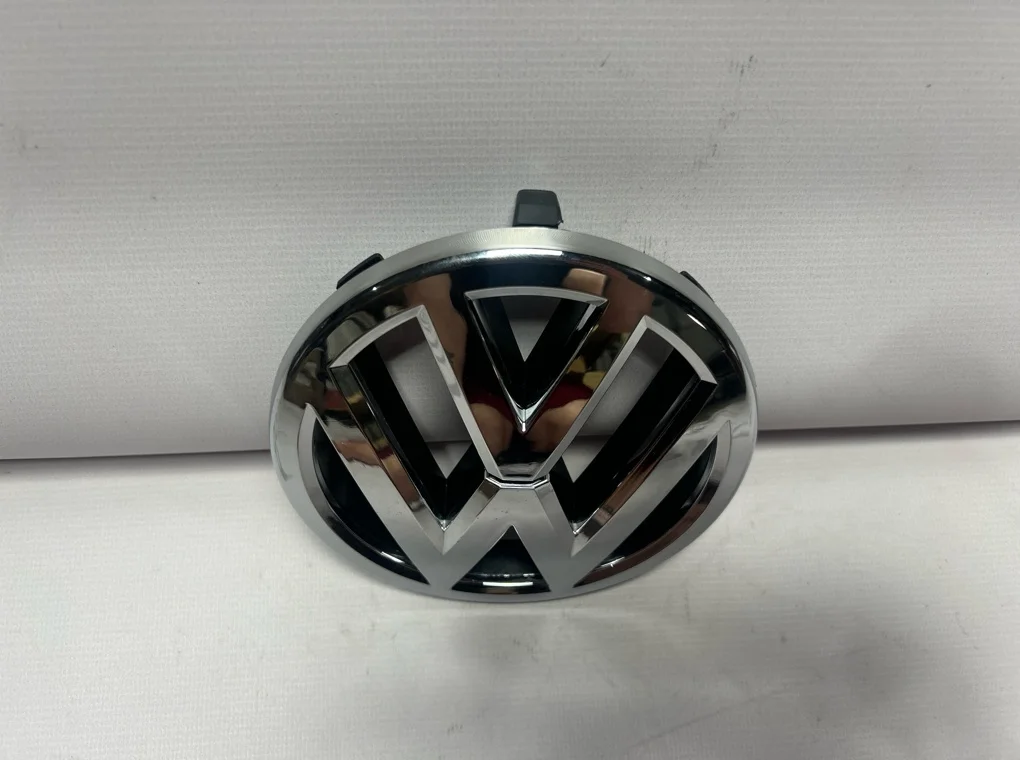 Эмблема Volkswagen Passat 2010-2015 - миниатюра 2
