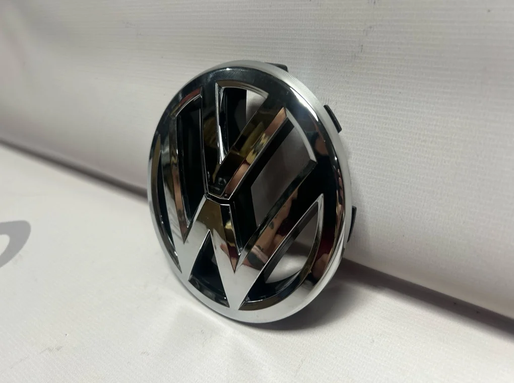 Эмблема Volkswagen Passat 2010-2015 - миниатюра 4