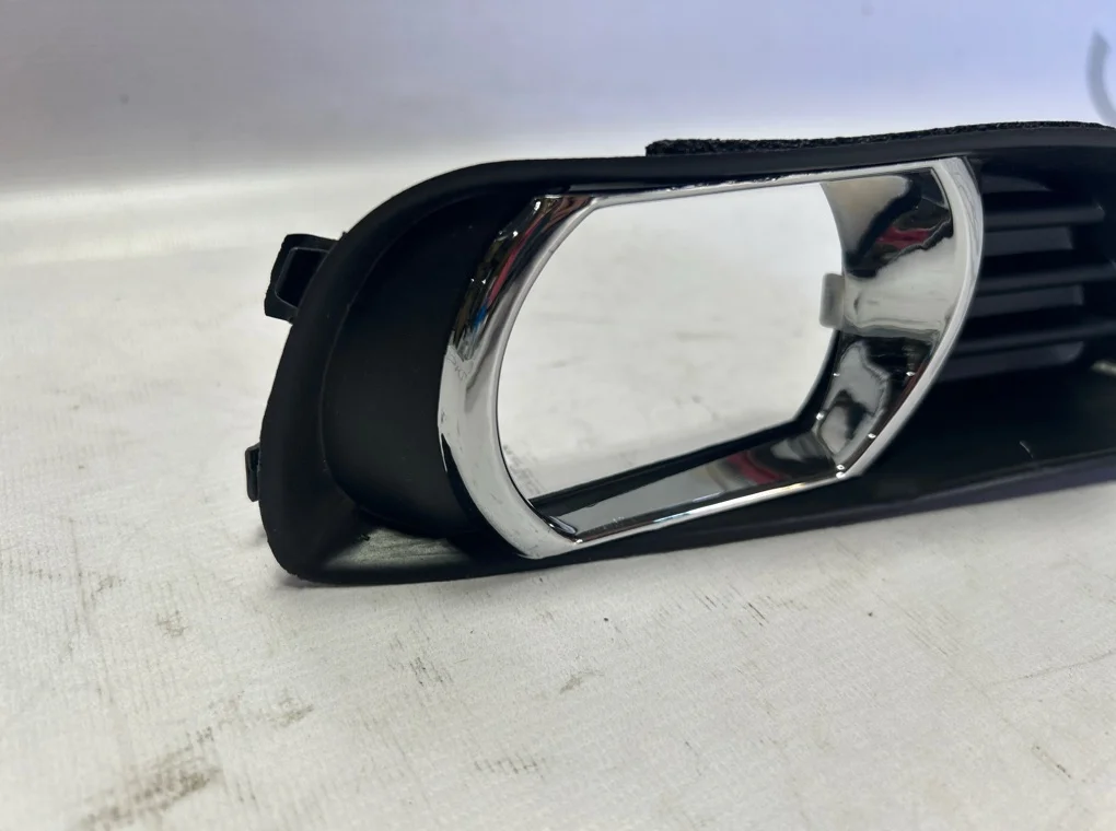 Рамка противотуманной фары правой Toyota Camry 2006-2009 - миниатюра 3