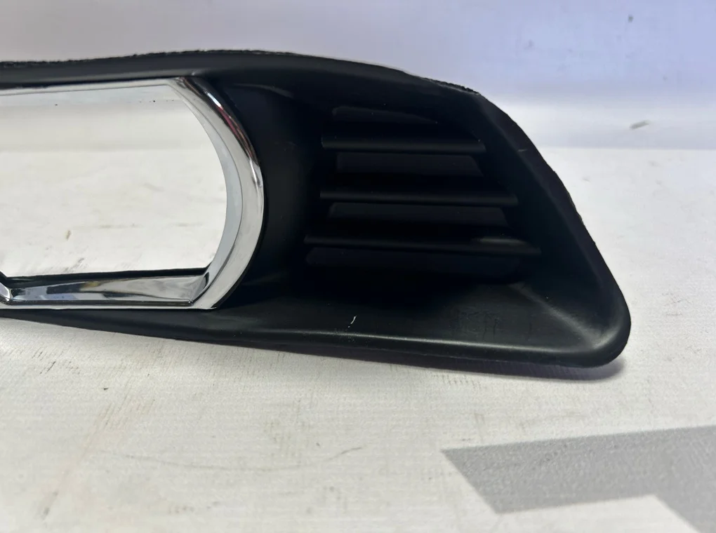 Рамка противотуманной фары правой Toyota Camry 2006-2009 - миниатюра 4
