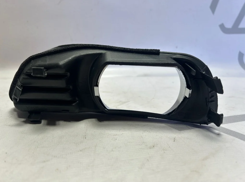 Рамка противотуманной фары правой Toyota Camry 2006-2009 - миниатюра 5