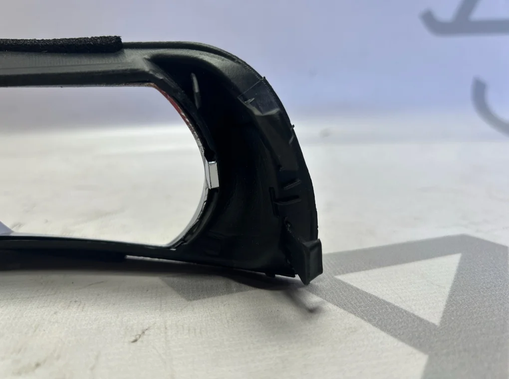 Рамка противотуманной фары правой Toyota Camry 2006-2009 - миниатюра 6