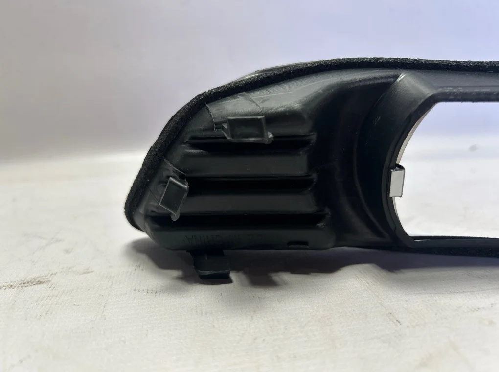 Рамка противотуманной фары правой Toyota Camry 2006-2009 - миниатюра 7