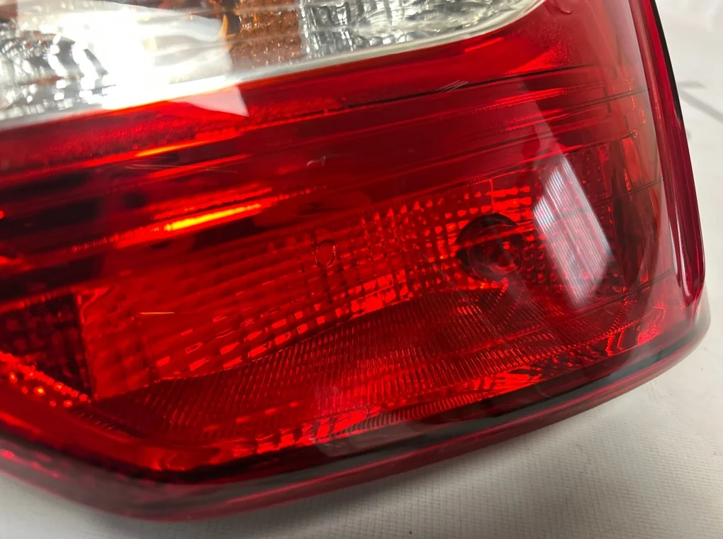 Фонарь задний правый Ford Focus 2011-2015 - миниатюра 6