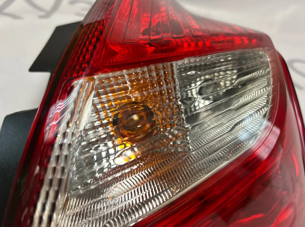 Фонарь задний правый Ford Focus 2011-2015 - миниатюра 7