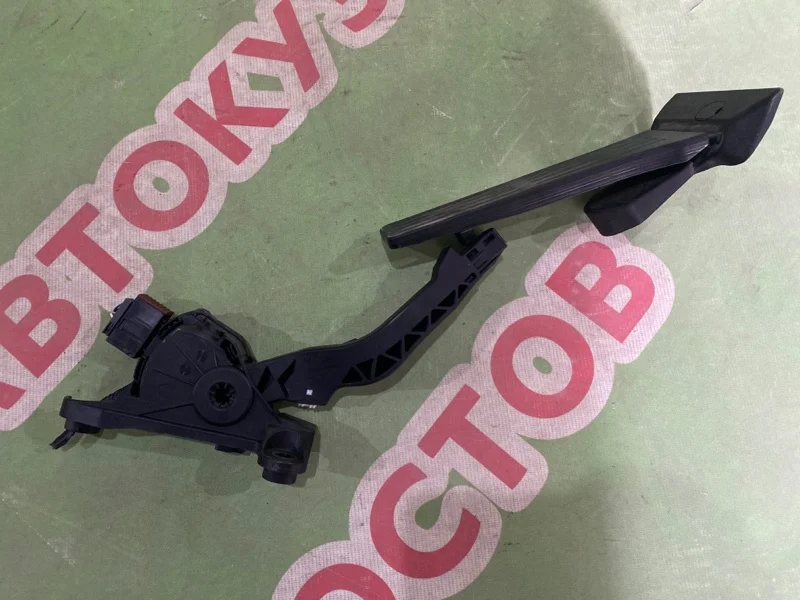 Педаль газа Hyundai i30 2012-2017 - миниатюра 2
