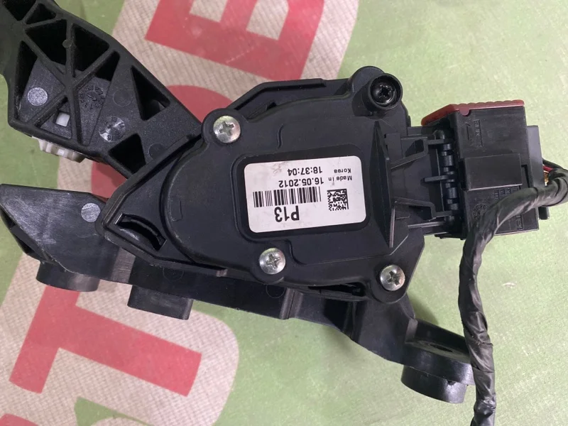 Педаль газа Hyundai i30 2012-2017 - миниатюра 3