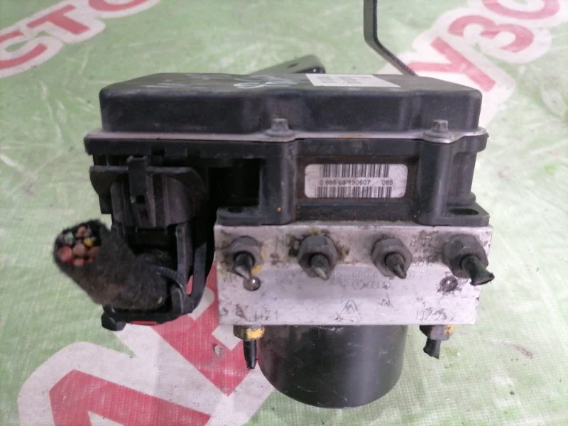 Блок ABS (насос) Skoda Fabia 2007-2015 - миниатюра 2