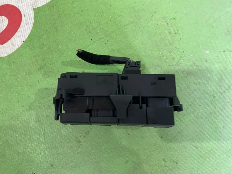 Кнопка многофункциональная Hyundai i30 2012-2017 - миниатюра 2