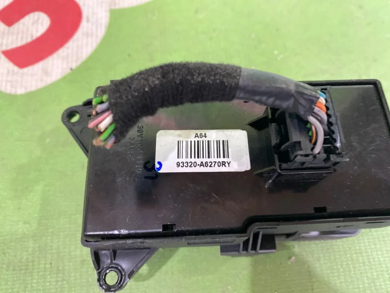 Кнопка многофункциональная Hyundai i30 2012-2017 - миниатюра 4