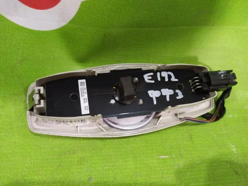 Плафон салонный Ford Focus 2012 - миниатюра 2