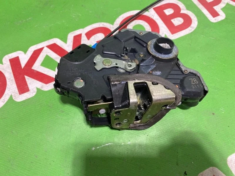 Замок двери передней правой Toyota Avensis 2003-2008 - миниатюра 4
