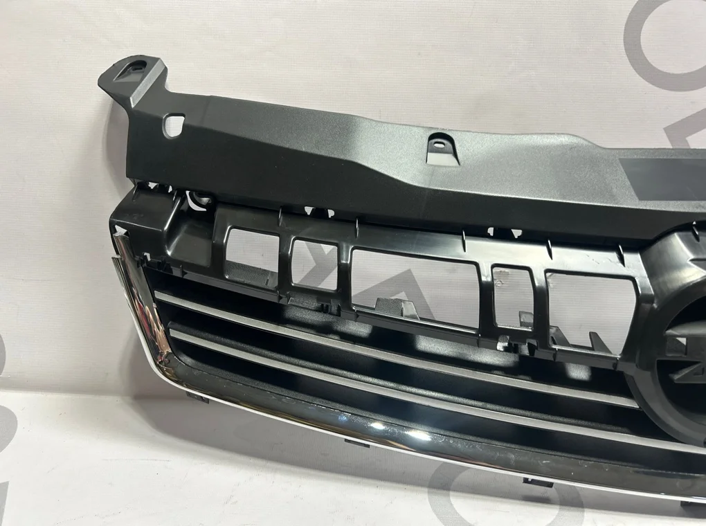 Решетка радиатора Opel Astra 2007-2010 - миниатюра 3