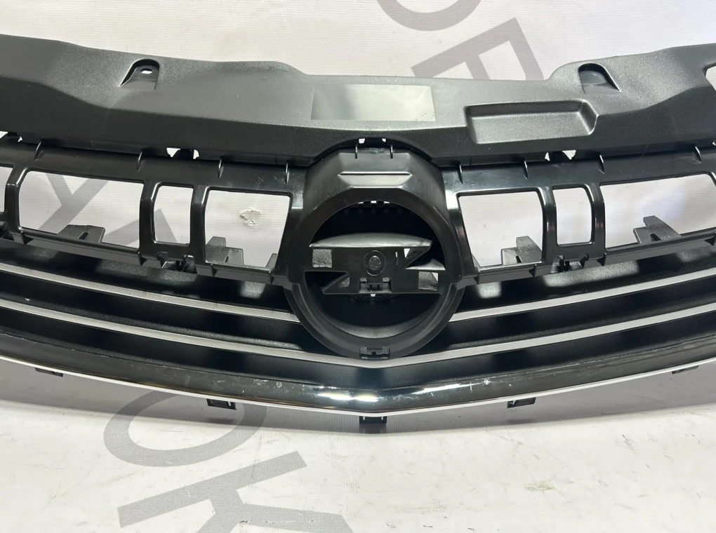Решетка радиатора Opel Astra 2007-2010 - миниатюра 4