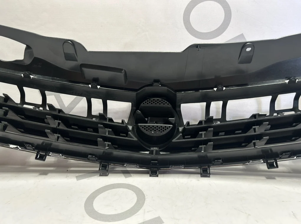 Решетка радиатора Opel Astra 2007-2010 - миниатюра 8