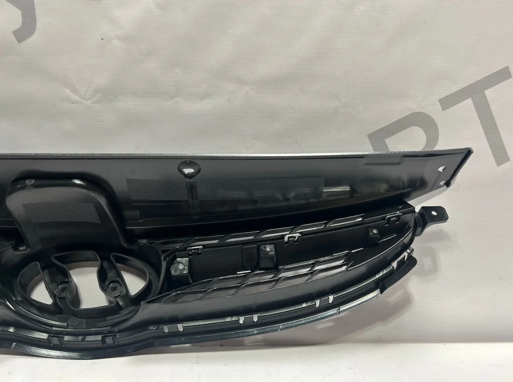 Решетка радиатора Hyundai Elantra 2011-2014 - миниатюра 8