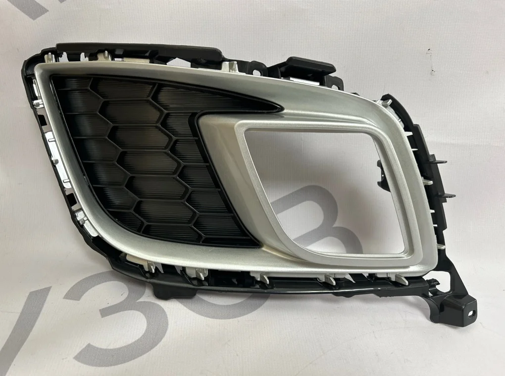 Рамка противотуманной фары правой Mazda 6 2007-2012 - изображение 1