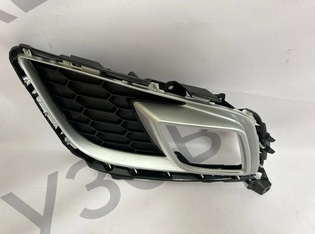 Рамка противотуманной фары правой Mazda 6 2007-2012 - миниатюра 2