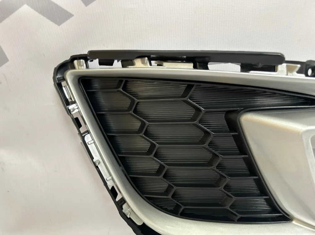 Рамка противотуманной фары правой Mazda 6 2007-2012 - миниатюра 3