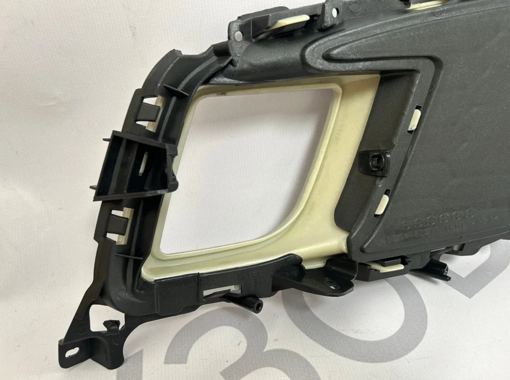 Рамка противотуманной фары правой Mazda 6 2007-2012 - миниатюра 8