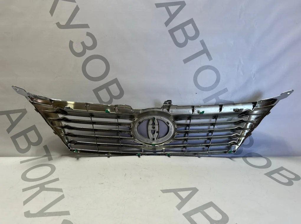 Решетка радиатора Toyota Camry 2011-2014 - миниатюра 6