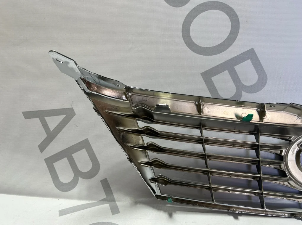 Решетка радиатора Toyota Camry 2011-2014 - миниатюра 7