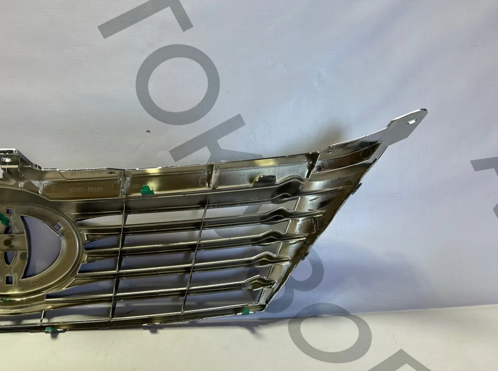 Решетка радиатора Toyota Camry 2011-2014 - миниатюра 9