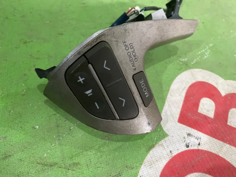 Кнопка многофункциональная Toyota Camry 2006-2011 - миниатюра 2