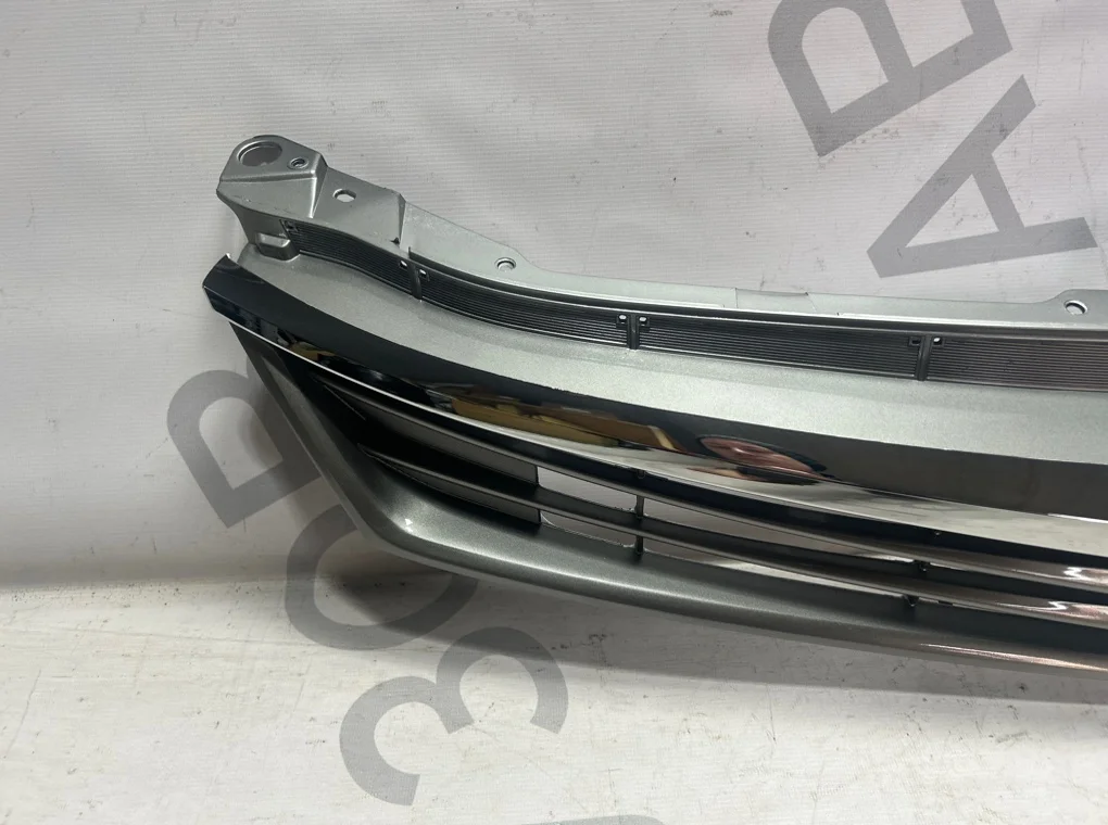 Решетка радиатора Toyota Camry 2014-2017 - миниатюра 3